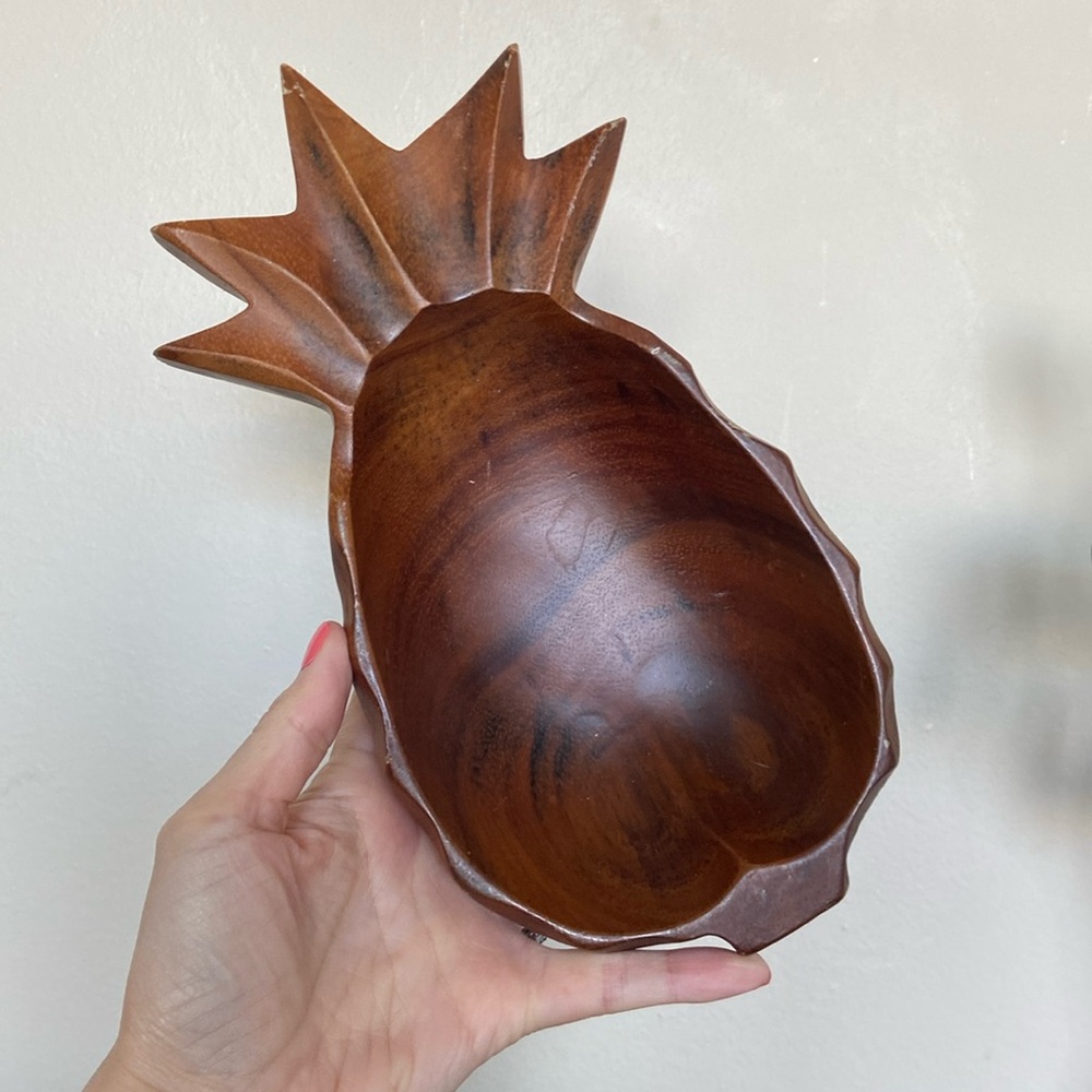 Monkey Pod Pineapple shaped wood bowl from Hawaii - Waimea Valley Haleiwa